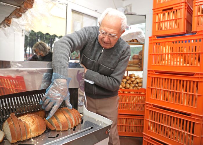 Antalyalılar sağlıklı ve ucuz ekmek yiyor 