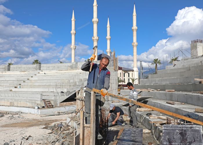 Kumluca Atatürk Stadyumu %85 tamamlandı