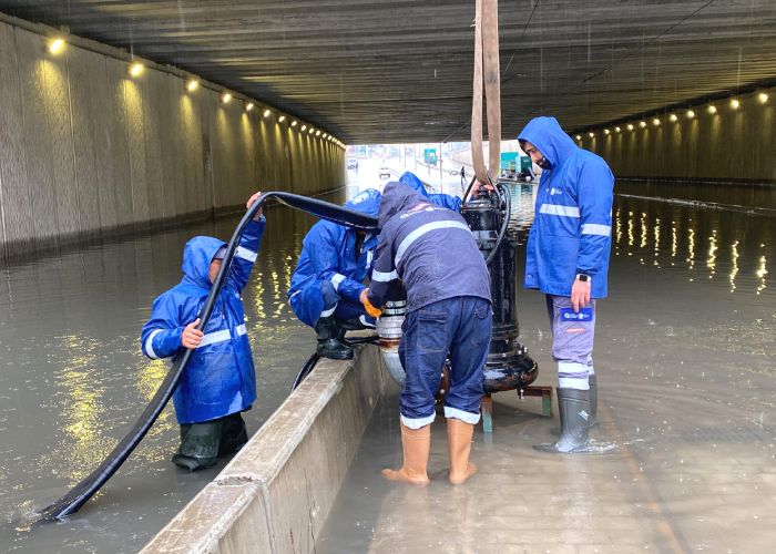 Büyükşehir Belediyesi afetzedelerin yanında