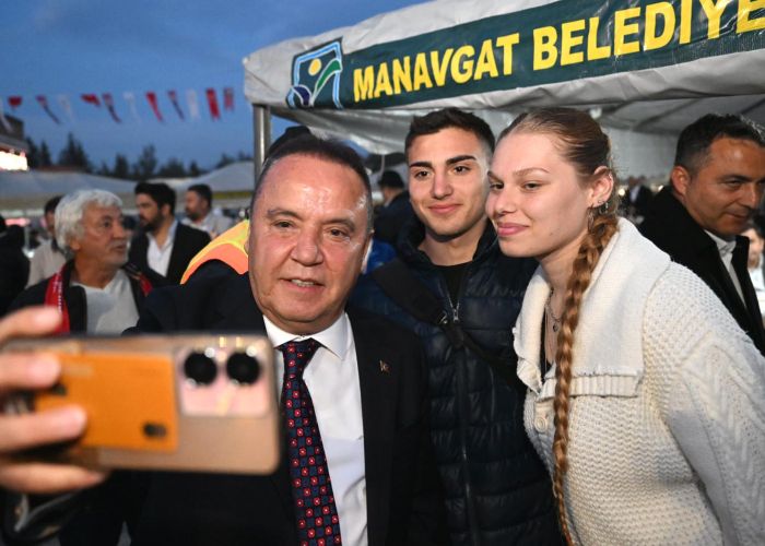 Başkan Böcek Manavgat’ta iftar yaptı