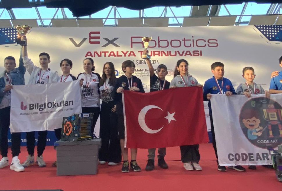 VEX Robotics Antalya Turnuvası düzenlendi