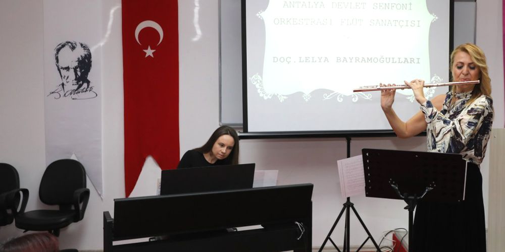 Lelya Bayramoğulları’ndan Dinleti ve Söyleşi 