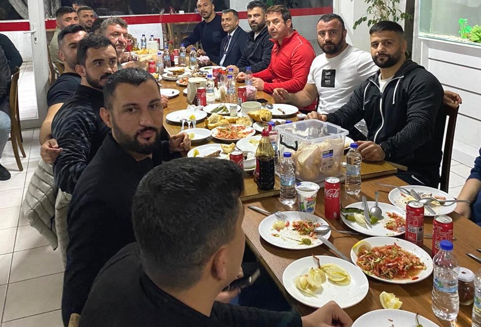 Kara, Başpehlivanlarla buluştu
