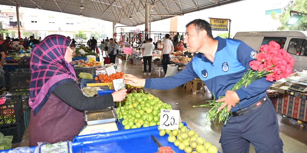 Kepez Zabıtası Bayram Kutladı