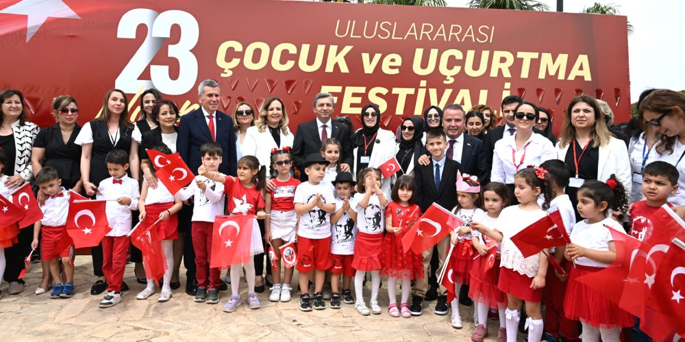 Dünya çocukları Antalya’dan barış mesajı verdi