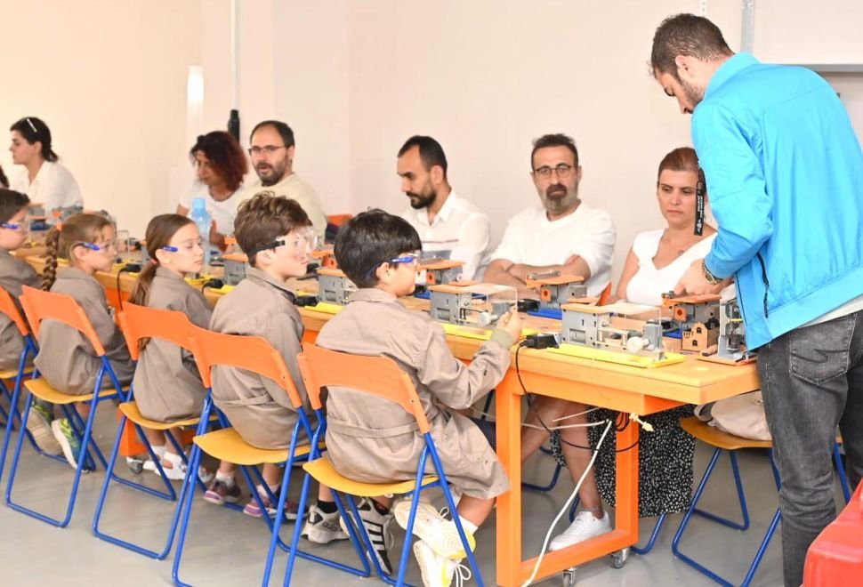 Atölye çalışmaları çocuk ve gençlerin ilgi odağı oldu 