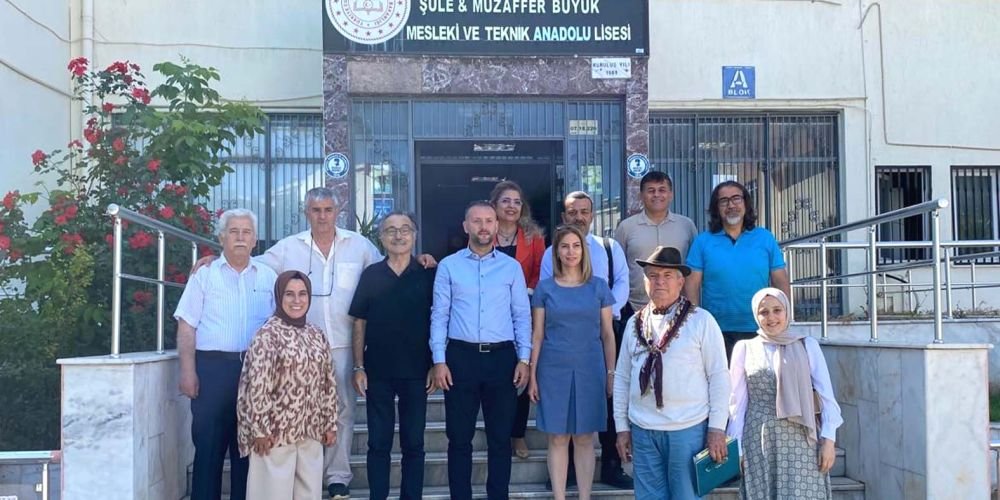 Yazarlar öğrencilerle bir araya geldi
