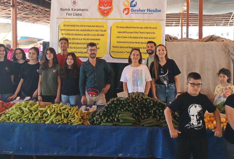 Özel Öğrenciler ve Fen Lisesi Öğrencileri pazarda sebze-meyve sattılar