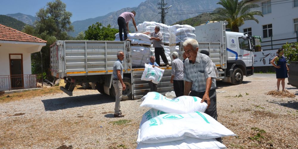 Üreticilere 8 ton kaolin kili dağıtıldı