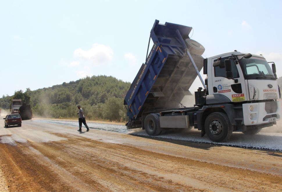 Çavuşköy-Namaras grup yolu asfaltlandı