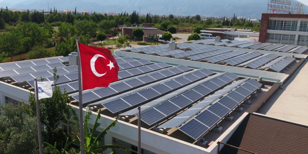 Büyükşehir enerjisini güneşten alıyor